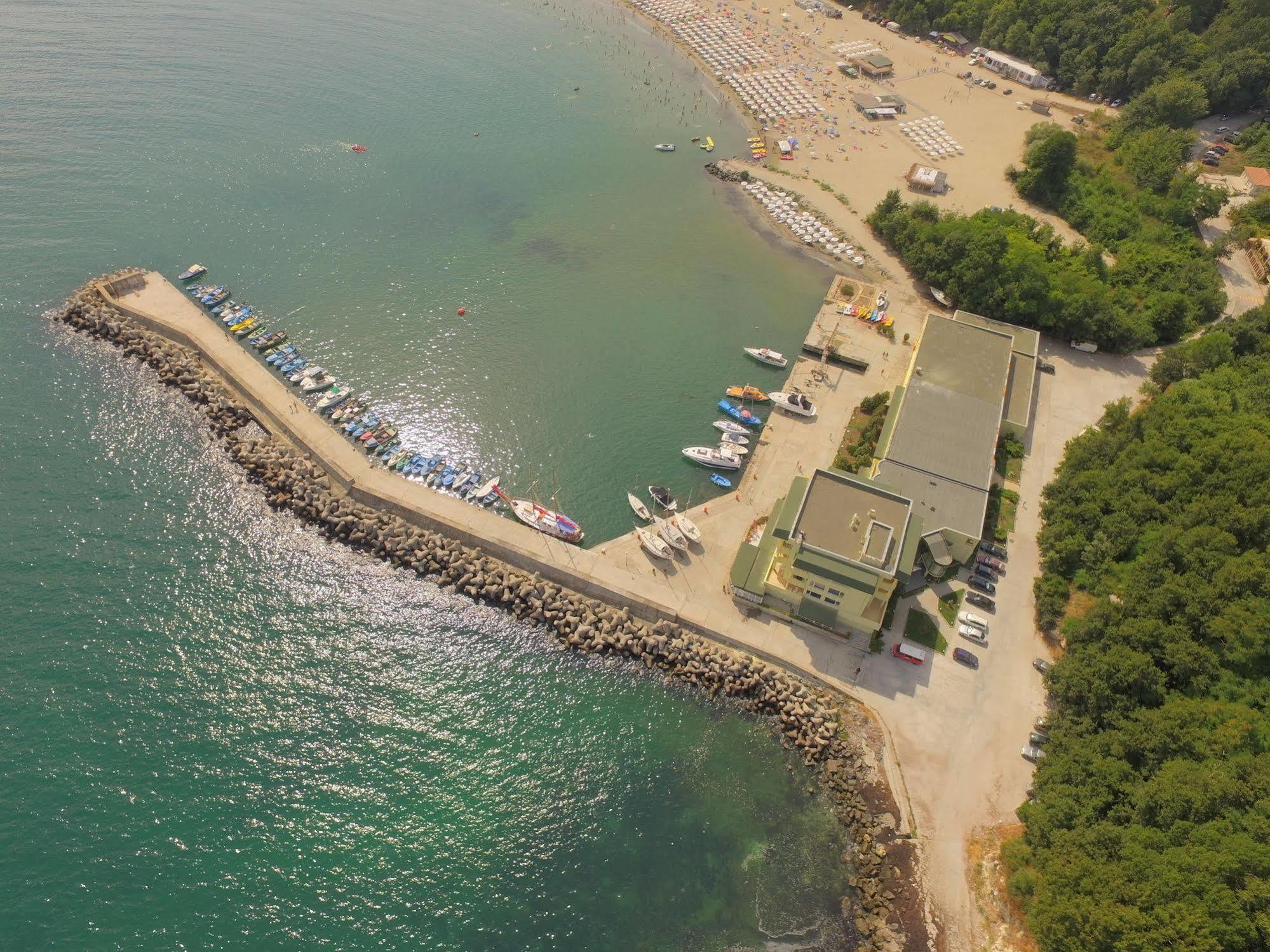 Hotel Marina Китен Экстерьер фото